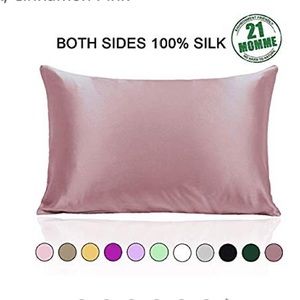 100% mulberry silk pillowcase.